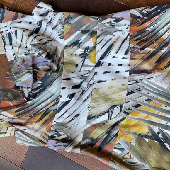 Black Halo midi dress, semi backless printed dress - Picture 3 of 7